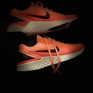 Women’s Nike odyssey react 7.5